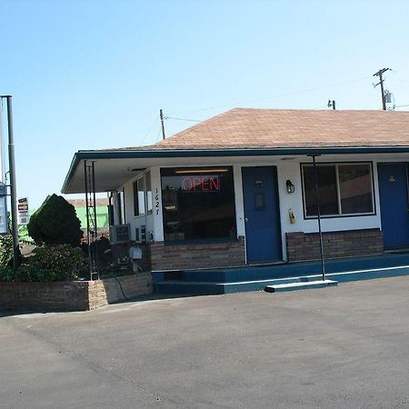 Travel Inn Roseburg Exterior photo