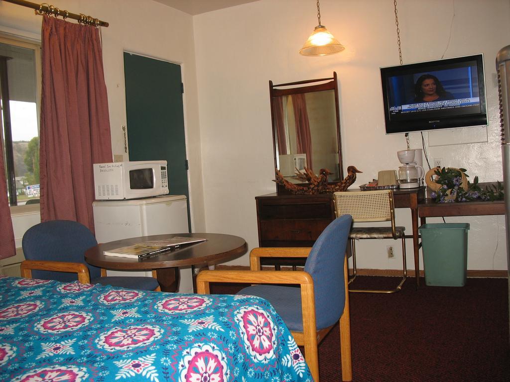 Travel Inn Roseburg Exterior photo