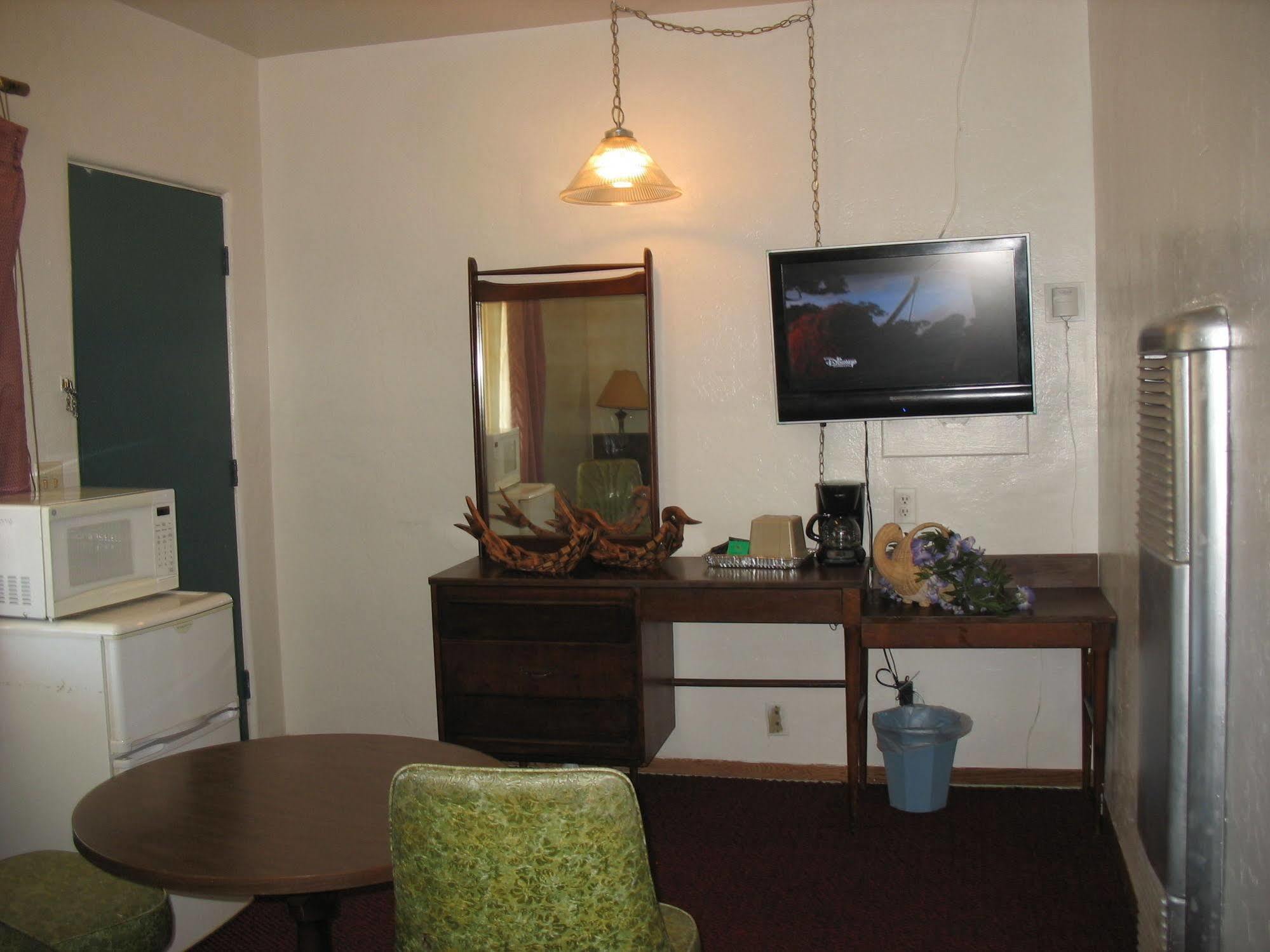 Travel Inn Roseburg Exterior photo